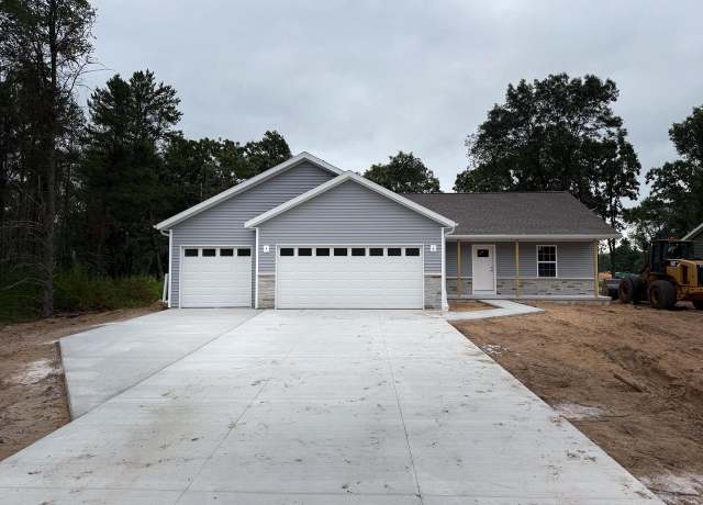 Property at 211 Joe St, Stevens Point, WI 54482, 3 beds, 2 baths