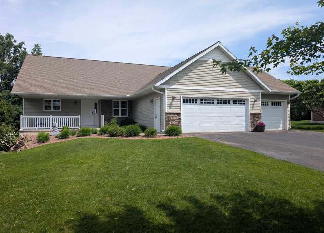 Property at 401 Aspen Grove Ln, Wausau, WI 54403, 5 beds, 3 baths