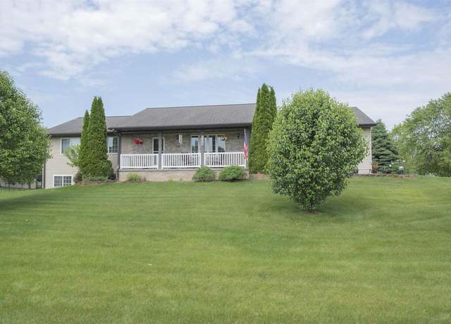 Property at 708 Owl Ln, Stevens Point, WI 54482, 5 beds, 3 baths