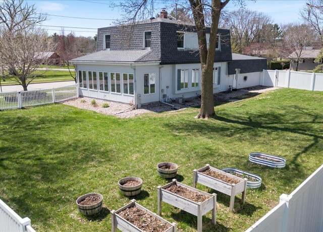 Property at 1101 E 17th St, Marshfield, WI 54449, 3 beds, 2.5 baths