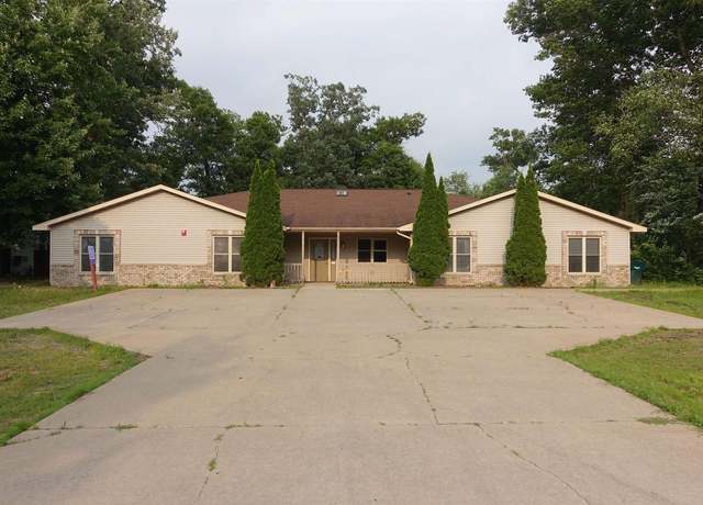 Property at 510 White Oak Dr, Plover, WI 54467, 8 beds, 5 baths