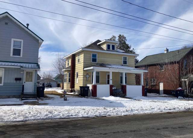 Property at 312 W Arnold St, Marshfield, WI 54449, 3 beds, 2 baths