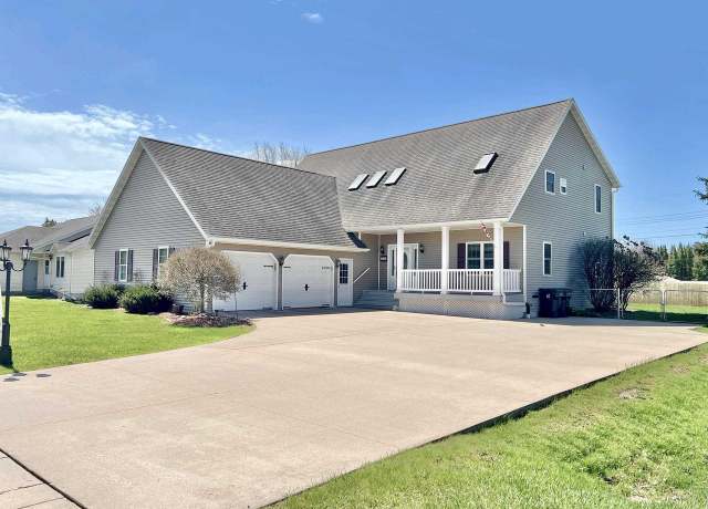 Property at 3020 Popp Ave, Marshfield, WI 54449, 4 beds, 3.5 baths