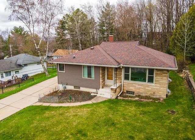 Property at 2814 N 9th St, Wausau, WI 54403, 3 beds, 1 bath