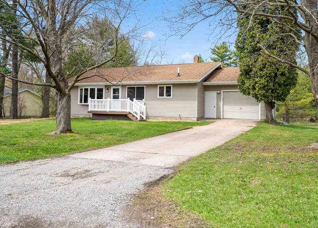 Property at 574 Cardinal St, Wisconsin Rapids, WI 54494, 3 beds, 1 bath