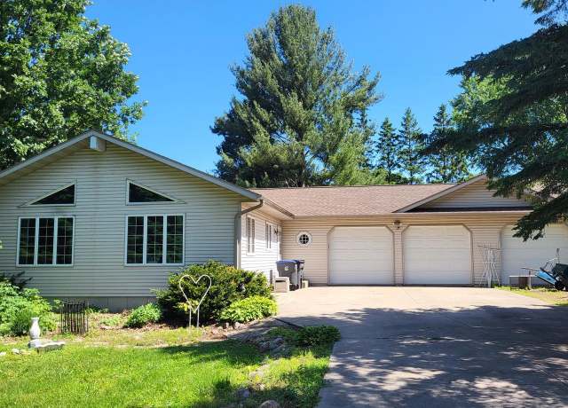 Property at 1607 E Cleveland St, Marshfield, WI 54449, 2 beds, 1 bath