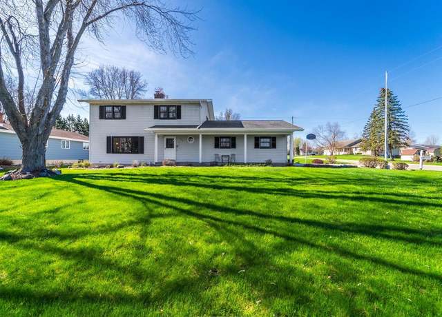 Property at 525 Kreutzer St, Athens, WI 54411, 4 beds, 1.5 baths