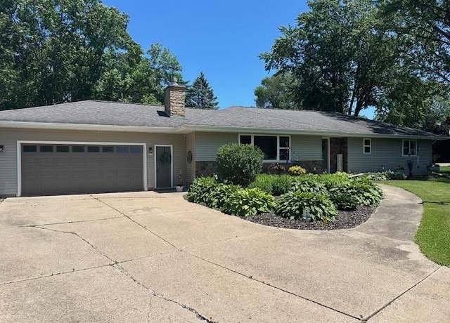 Property at 217 Columbus Ct, Marshfield, WI 54449, 5 beds, 3.5 baths