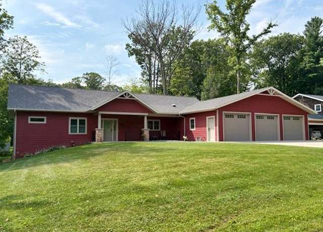 Property at 904 S Schmidt Ave, Marshfield, WI 54449, 5 beds, 3 baths