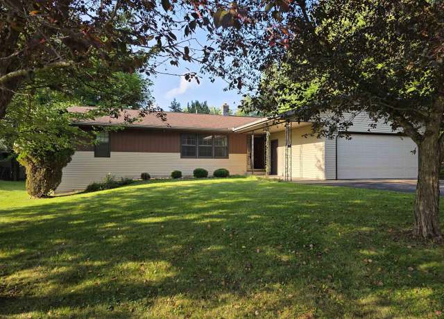 Property at 1308 Brown St, Wausau, WI 54403, 3 beds, 1.5 baths
