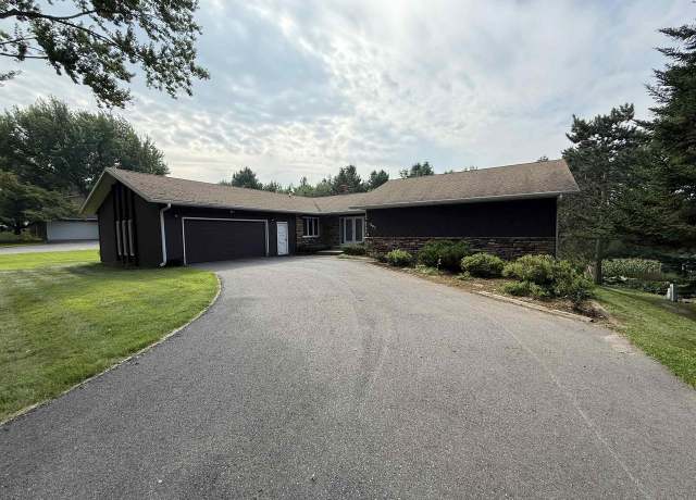 Property at 1607 Woodland Ridge Rd, Wausau, WI 54403, 3 beds, 3 baths