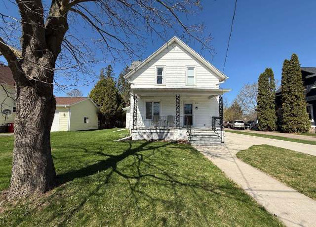 Property at 914 Fulton St, Antigo, WI 54409, 4 beds, 2 baths