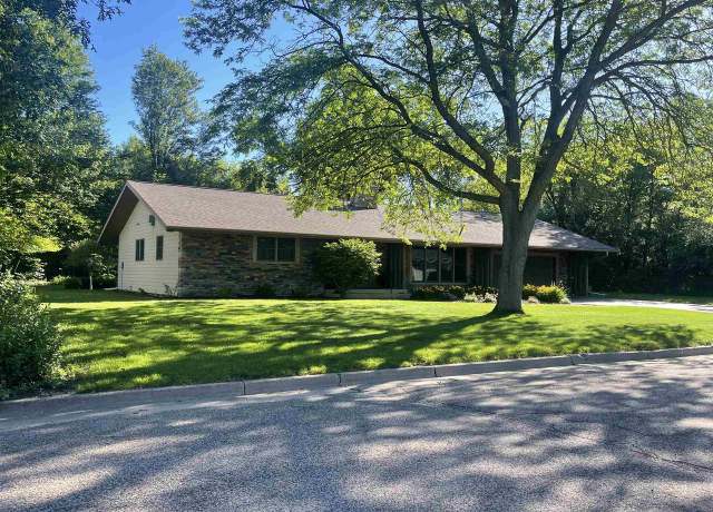 Property at 1831 Metcalf Pl, Wisconsin Rapids, WI 54494, 3 beds, 2 baths