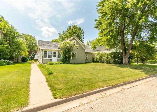 Property at 117 6th St, Nekoosa, WI 54457, 4 beds, 1 bath
