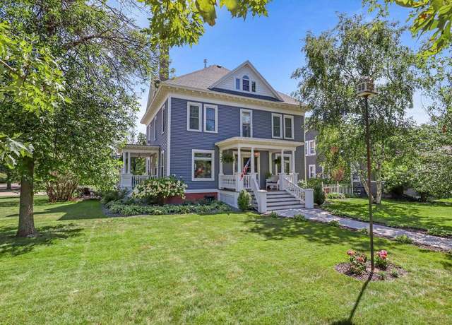 Property at 350 Madison St, Wisconsin Rapids, WI 54494, 4 beds, 4.5 baths