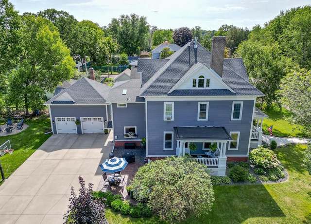 Property at 350 Madison St, Wisconsin Rapids, WI 54494, 4 beds, 4.5 baths