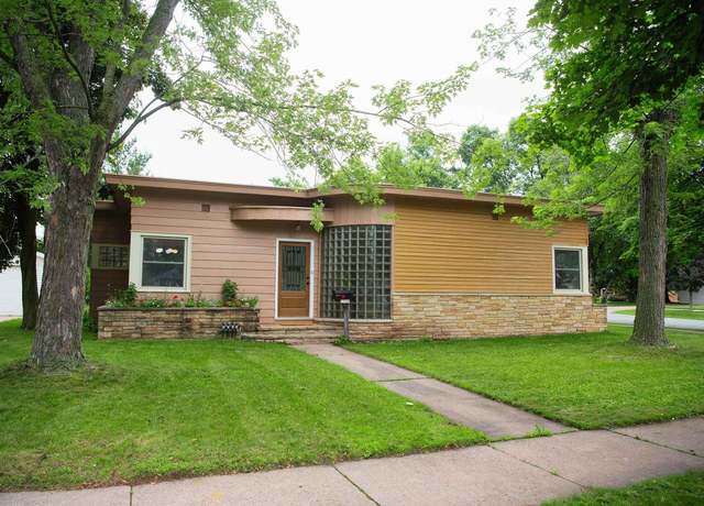 Property at 2536 Peck St, Stevens Point, WI 54481, 3 beds, 2 baths