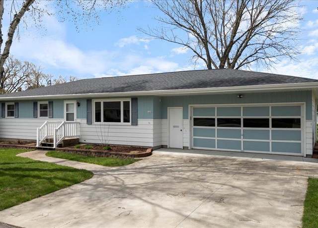 Property at 1408 S Hemlock Ave, Marshfield, WI 54449, 4 beds, 2.5 baths