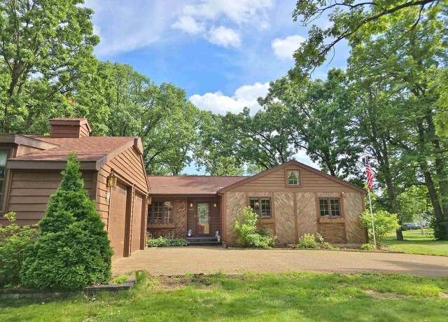 Property at 6410 Lenox Ave, Wisconsin Rapids, WI 54494, 4 beds, 3 baths