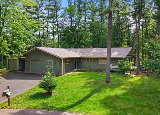 Property at 4020 Crestwood Ct, Wisconsin Rapids, WI 54494, 4 beds, 2 baths