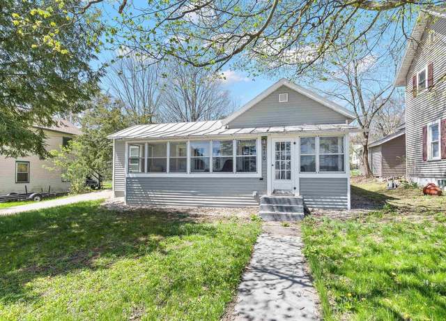 Property at 210 S Franklin St, Waupaca, WI 54981, 2 beds, 1.5 baths