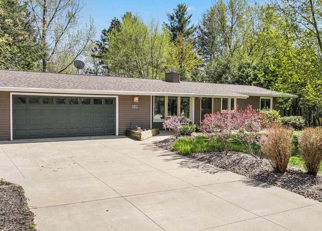 Property at 3111 Channel Dr, Stevens Point, WI 54481, 2 beds, 3 baths