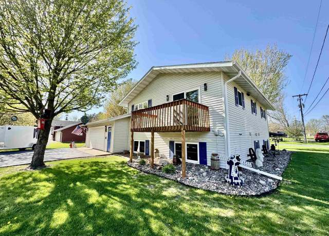 Property at 1900 Arthur St, Merrill, WI 54452, 3 beds, 2 baths