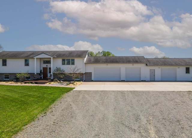 Property at 169003 Shorewood Dr, Rosholt, WI 54473, 4 beds, 2 baths