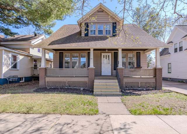 Property at 321 Park Ave, Wausau, WI 54403, 3 beds, 1.5 baths