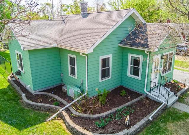 Property at 1237 S 6th Ave, Wausau, WI 54401, 2 beds, 2 baths