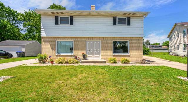 Photo of 1133-1135 Primrose Ct, Neenah, WI 54956