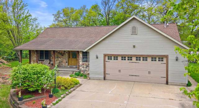 Photo of 3976 Lindstrom Ln, Stevens Point, WI 54482