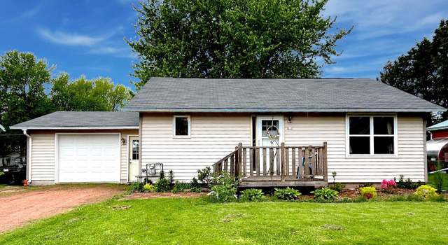 Photo of 211 S Thomas St, Loyal, WI 54446