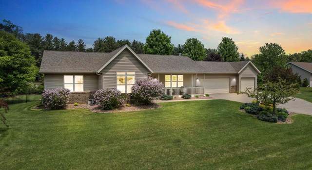 Photo of 5640 Hunter Oaks Dr, Stevens Point, WI 54482