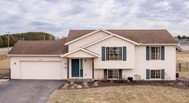 Photo of 2292 Crystal View Dr, Kronenwetter, WI 54455