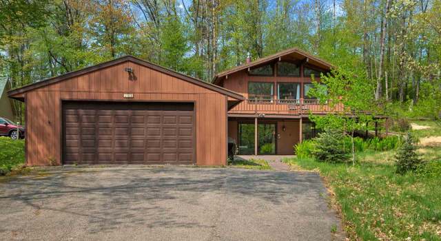 Photo of 155 Lake Shore Dr, Iola, WI 54945