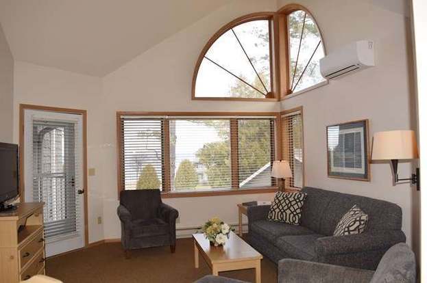 4199 Bay Shore Dr 310 Sturgeon Bay Wi 54235 Mls 130163 Redfin