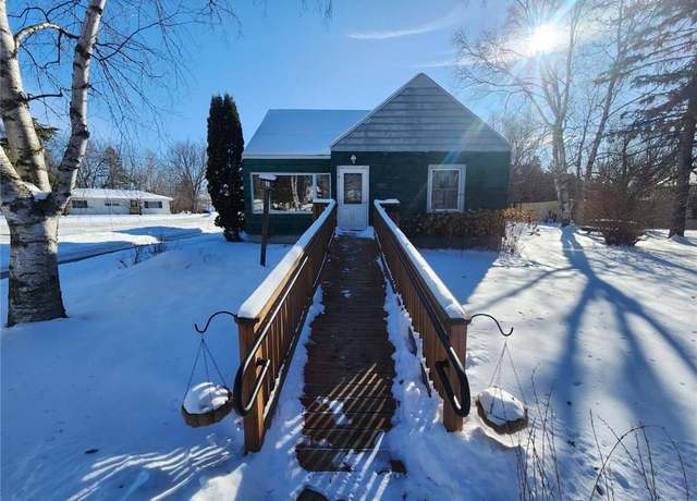 Property at 92 Norwood Ave, Superior, WI 54880, 3 beds, 1.5 baths