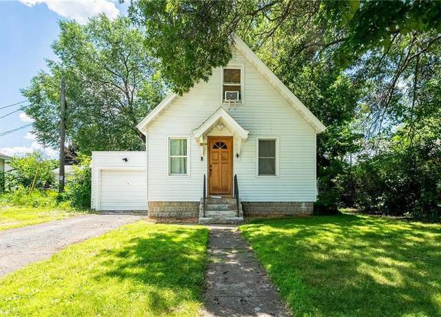 Property at 709 Bolles St, Eau Claire, WI 54703, 2 beds, 1 bath