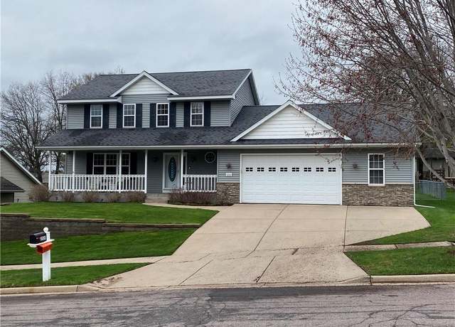 Property at 2520 Avery Ln, Altoona, WI 54720, 4 beds, 3.5 baths
