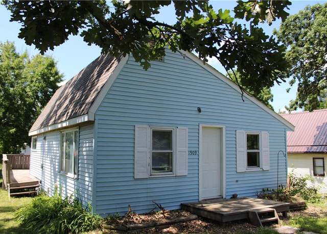 Property at 1909 W Second, Menomonie, WI 54751, 2 beds, 1 bath