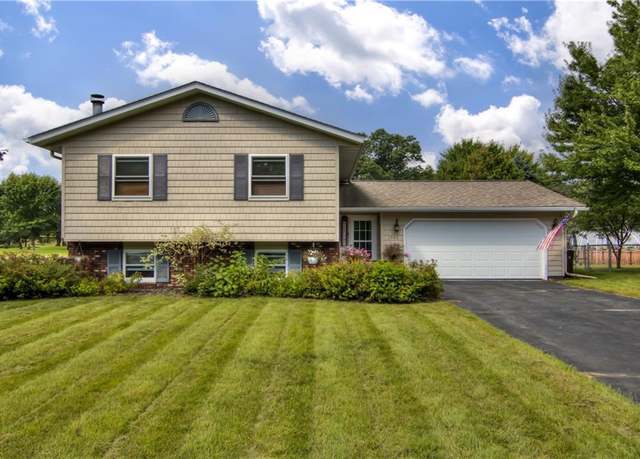 Property at 1702 Ruby Ln, Eau Claire, WI 54703, 4 beds, 2 baths