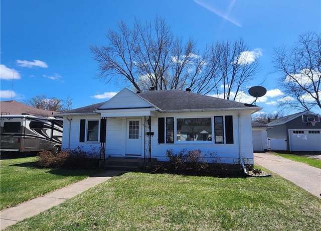 Property at 1711 Badger Ave, Eau Claire, WI 54701, 2 beds, 1.5 baths