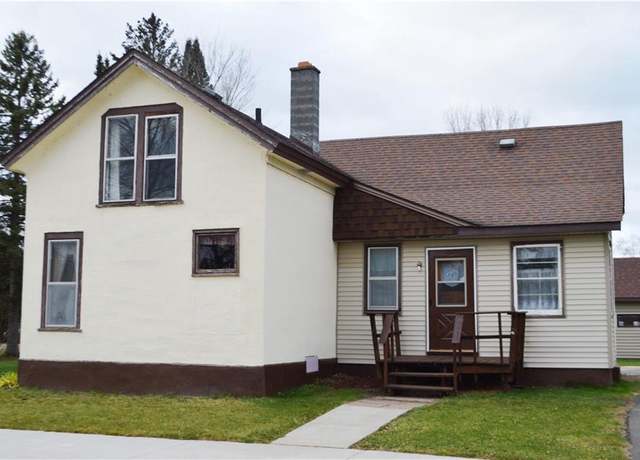Property at 915 Main St, Bruce, WI 54819, 3 beds, 1 bath