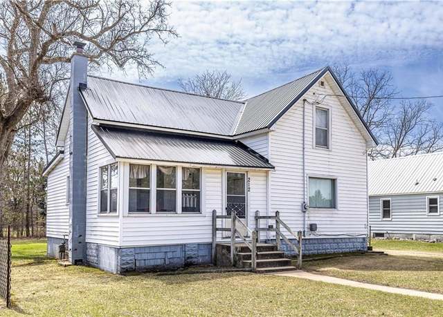 Property at 212 Columbus St, Black River Falls, WI 54615, 3 beds, 1 bath