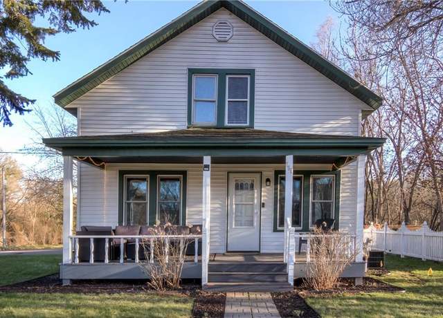 Property at 705 Fountain St, Eau Claire, WI 54703, 3 beds, 1 bath