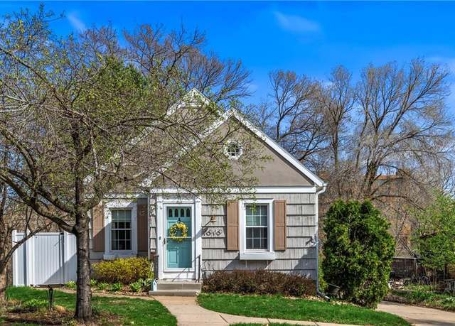 Property at 1010 E Grand Ave, Eau Claire, WI 54701, 3 beds, 1.5 baths