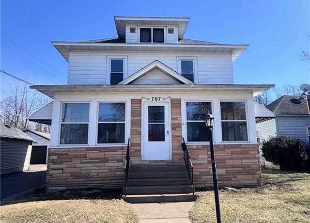Property at 707 Gray St, Eau Claire, WI 54701, 3 beds, 1.5 baths