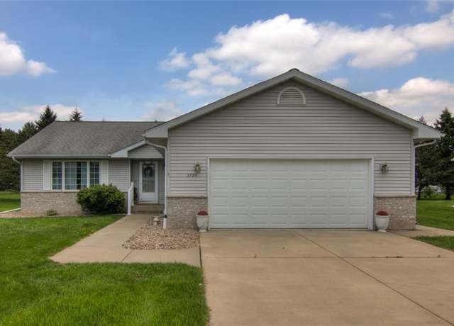 Property at 3329 E Meadows Pl, Eau Claire, WI 54701, 3 beds, 3 baths