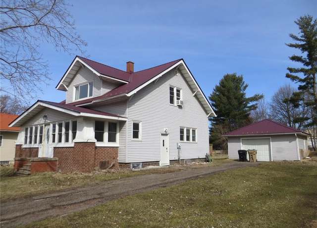 Property at 204 W Main St, Thorp, WI 54771, 4 beds, 2 baths